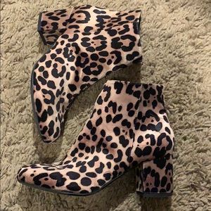 NWOT Leopard booties